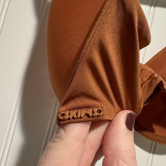 Skims Weightless Scoop Bra Underwire 32DD - Picture 6 of 6